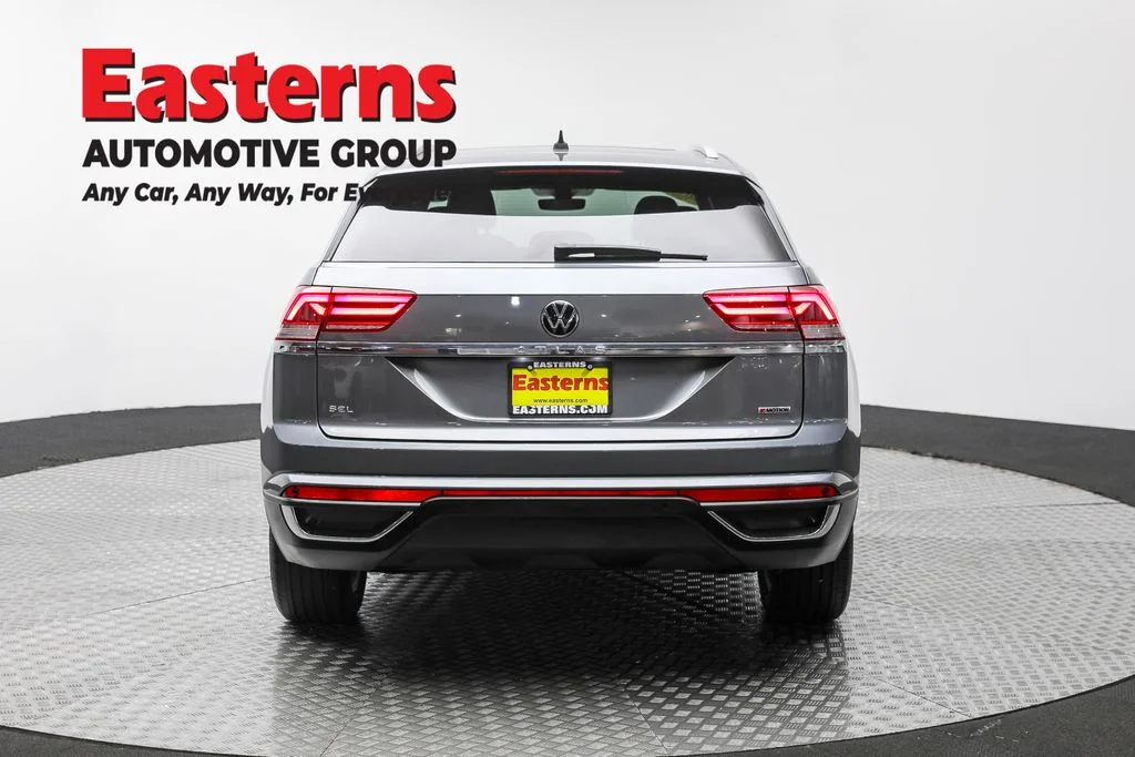 Used 2021 Gray Volkswagen 2.0T SEL image 6