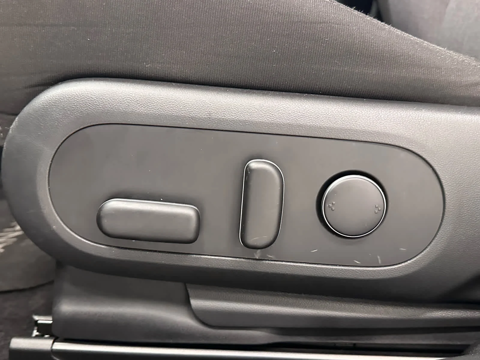 Used 2024 Digital Teal Hyundai SEL image 12