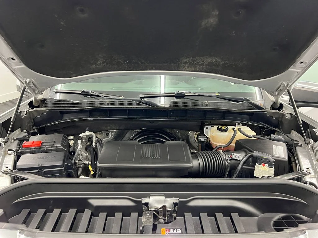 Used 2019 Quicksilver Metallic GMC SLE image 26