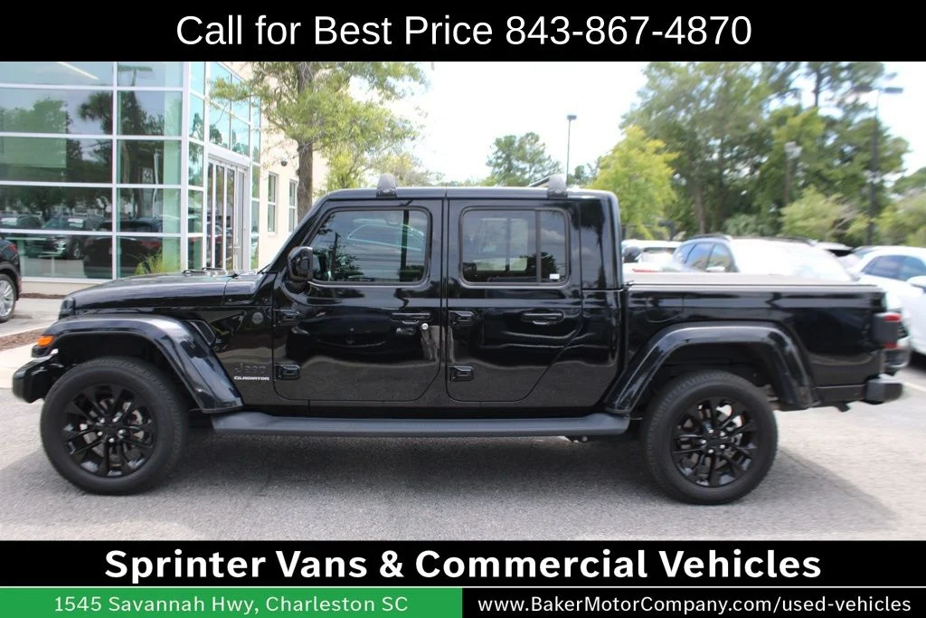 Used 2021 Black Clearcoat Jeep Overland image 14