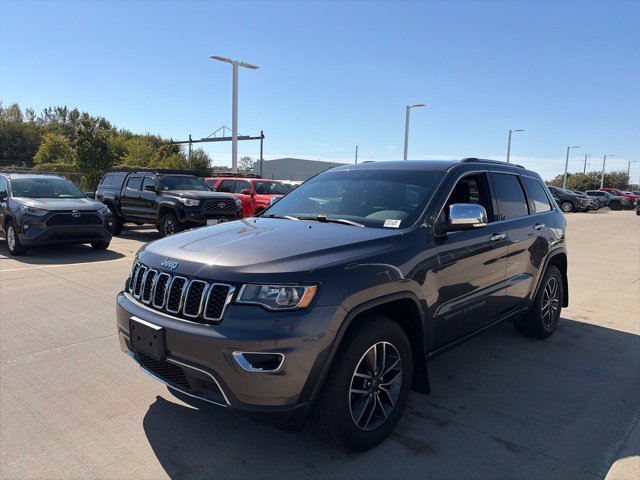 Used 2019 Gray Jeep Limited image 3