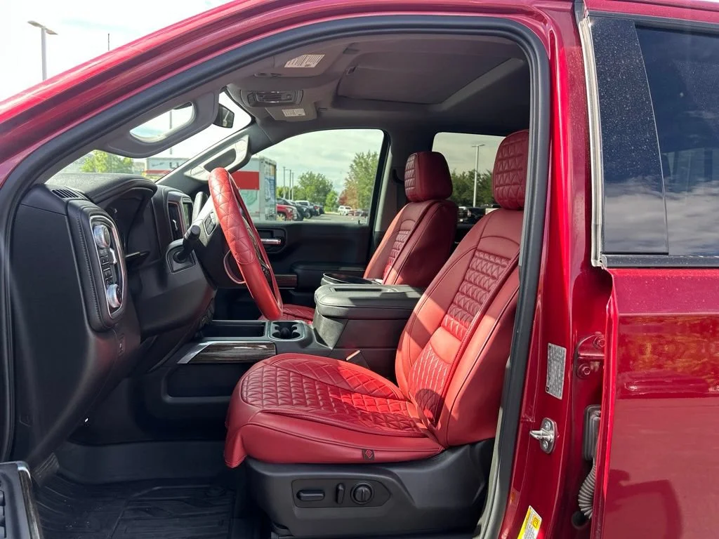 Used 2019  GMC Elevation image 17