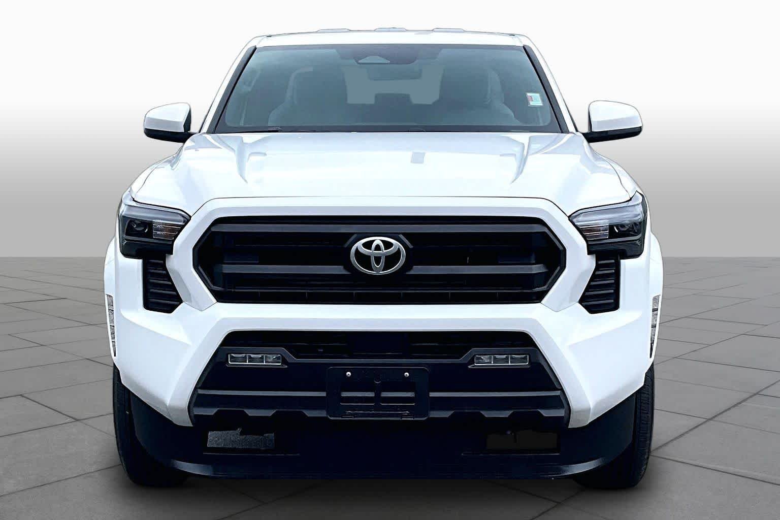 Certified Used 2025 Ice Cap Toyota SR5 image 4