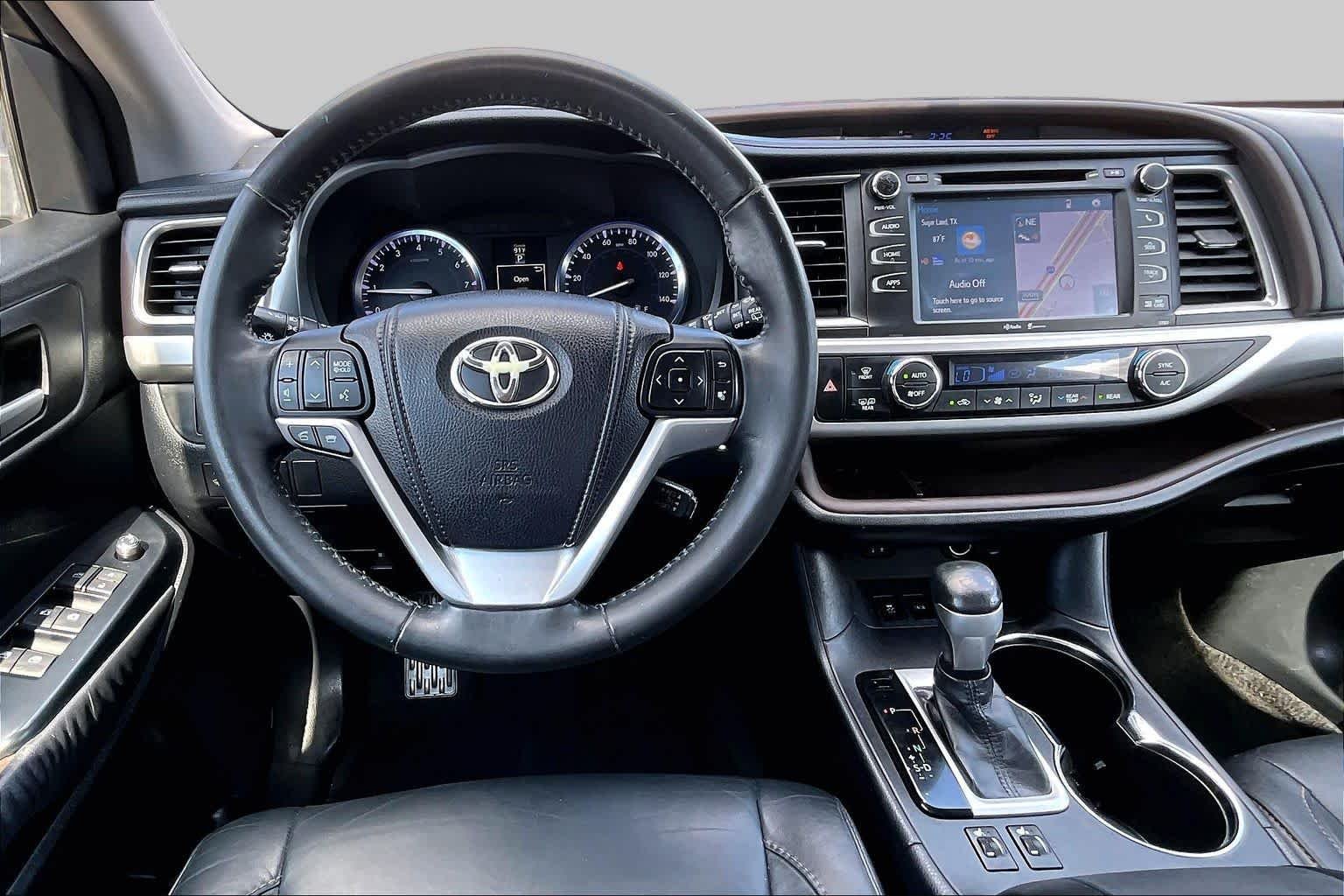 Used 2015 Predawn Gray Mica Toyota XLE image 6