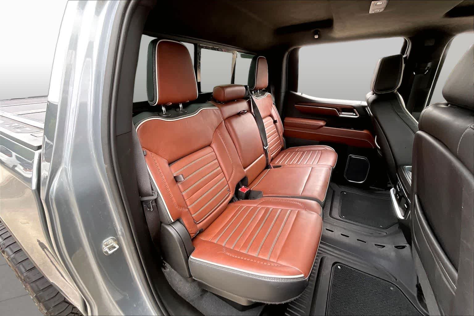 Used 2023 Sterling Metallic GMC Denali Ultimate image 19