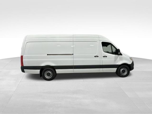 New 2026  Mercedes-Benz Cargo 170 WB image 4