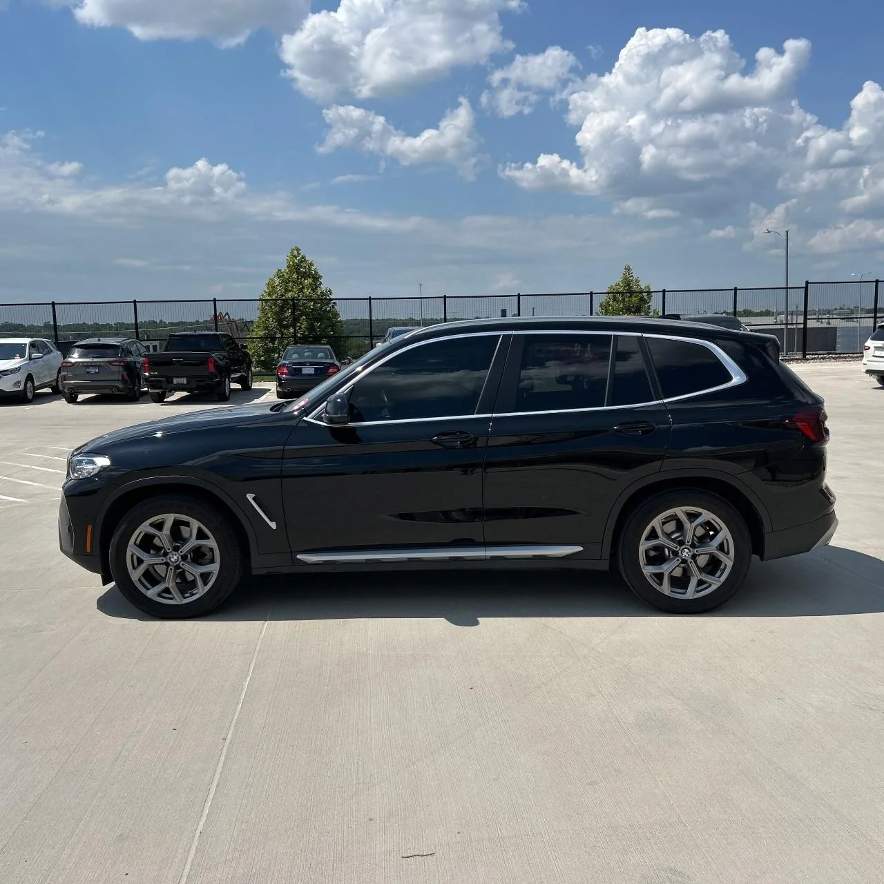 Used 2023 Jet Black BMW xDrive30i image 2