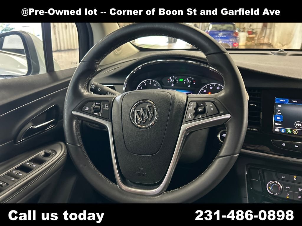 Used 2022 Silver Buick Preferred image 20
