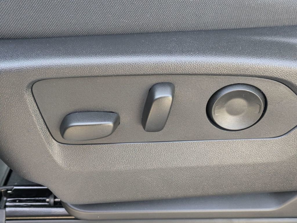 2025 Chevrolet Silverado 1500 LT - Photo 16