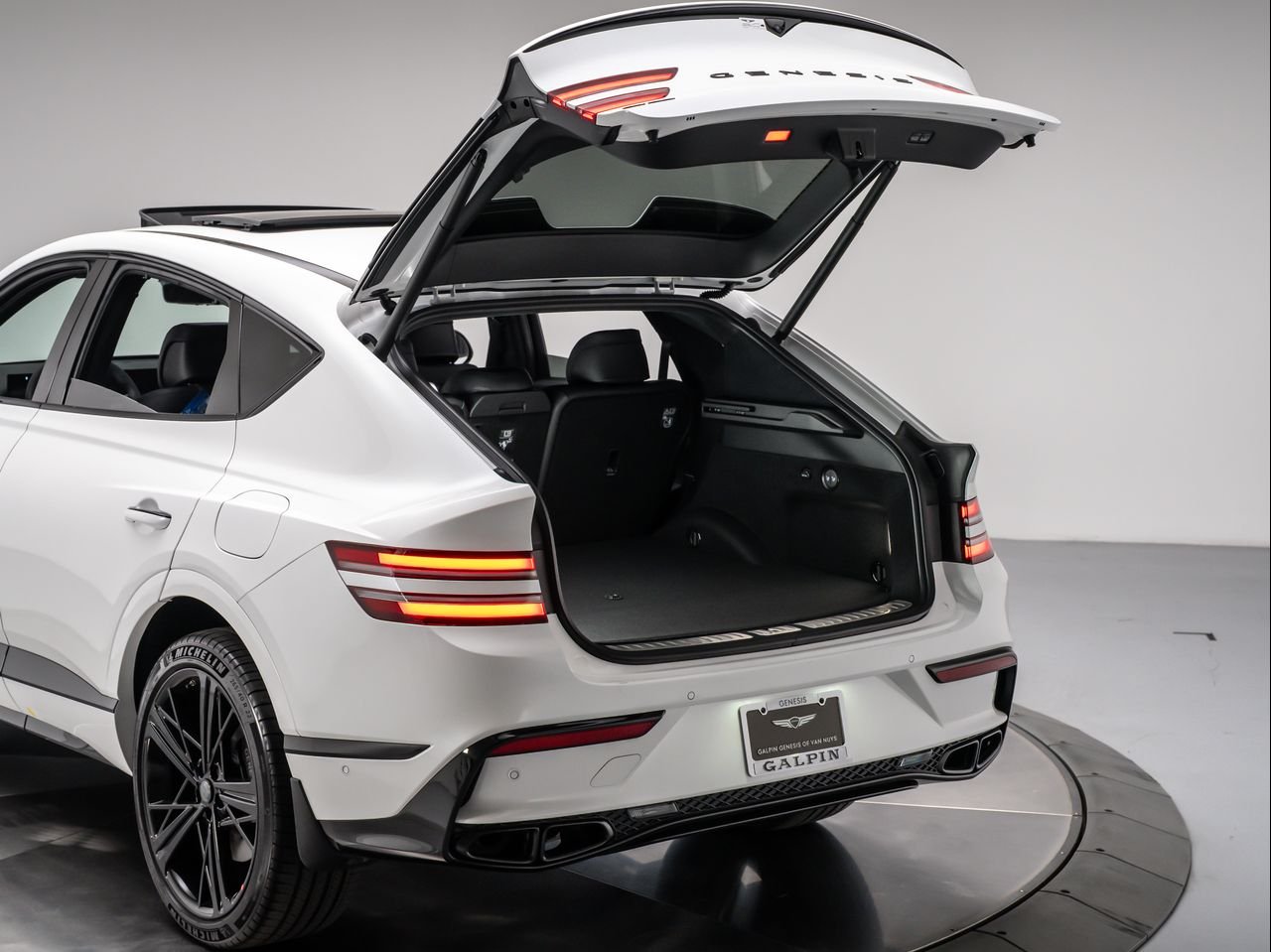 New 2026 Uyuni White Genesis 3.5T E-SC MHEV PRESTIGE BLACK image 10