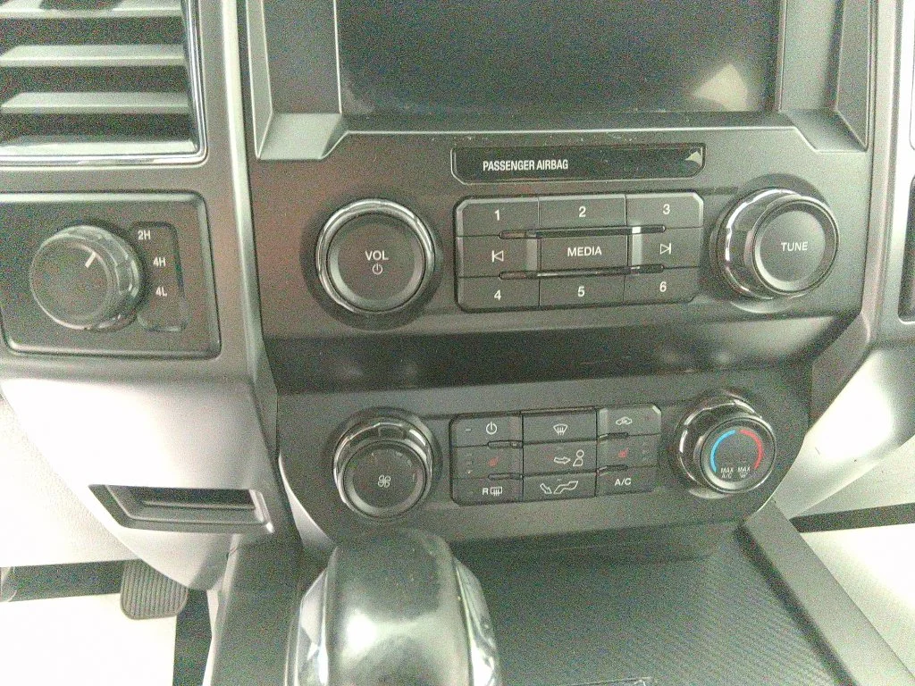 Used 2019 Blue Ford XLT image 26