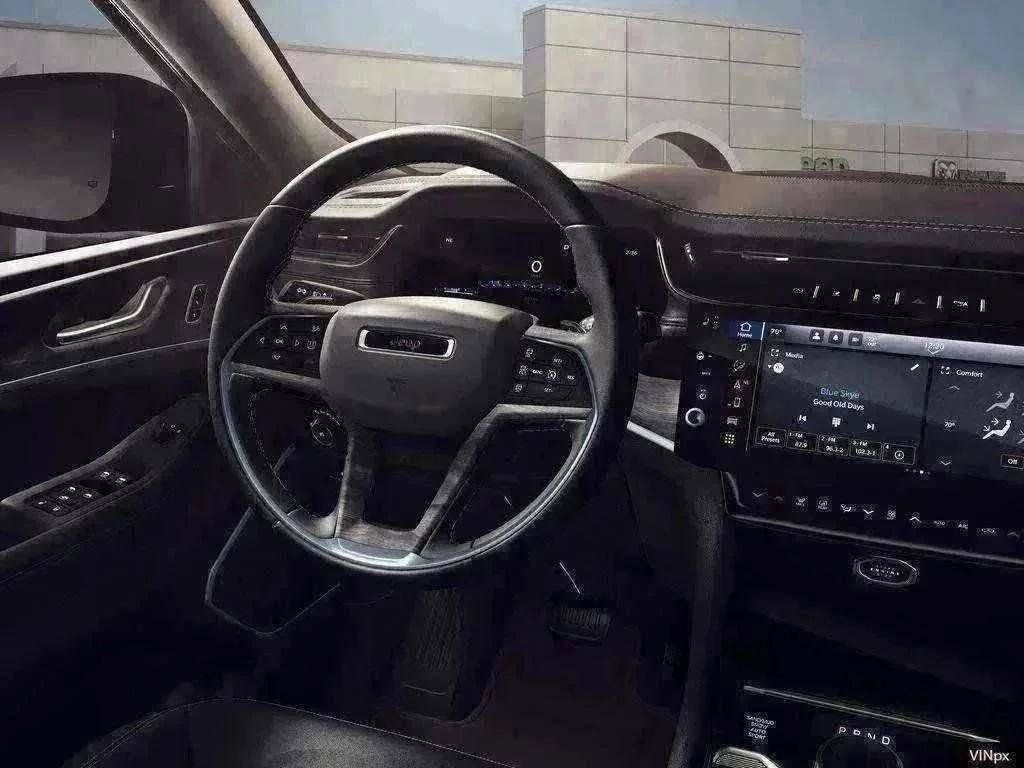 New 2026 Baltic Gray Metallic Clear-Coat Exterior Paint Jeep Limited image 6