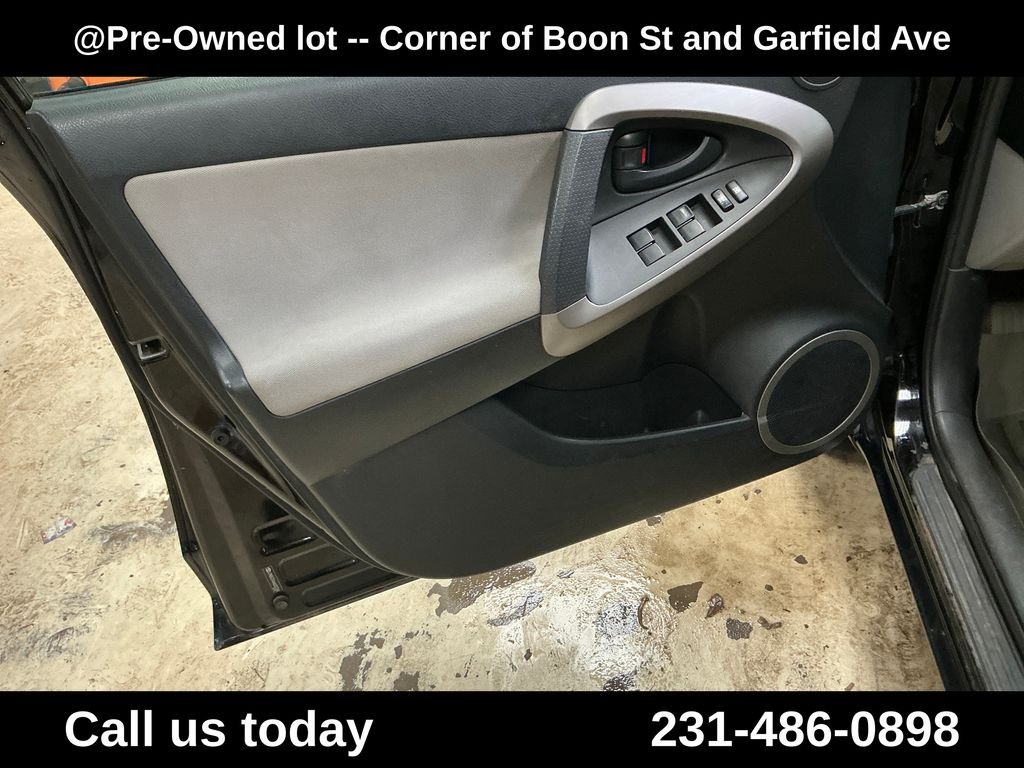 Used 2006 Black Toyota Limited image 15