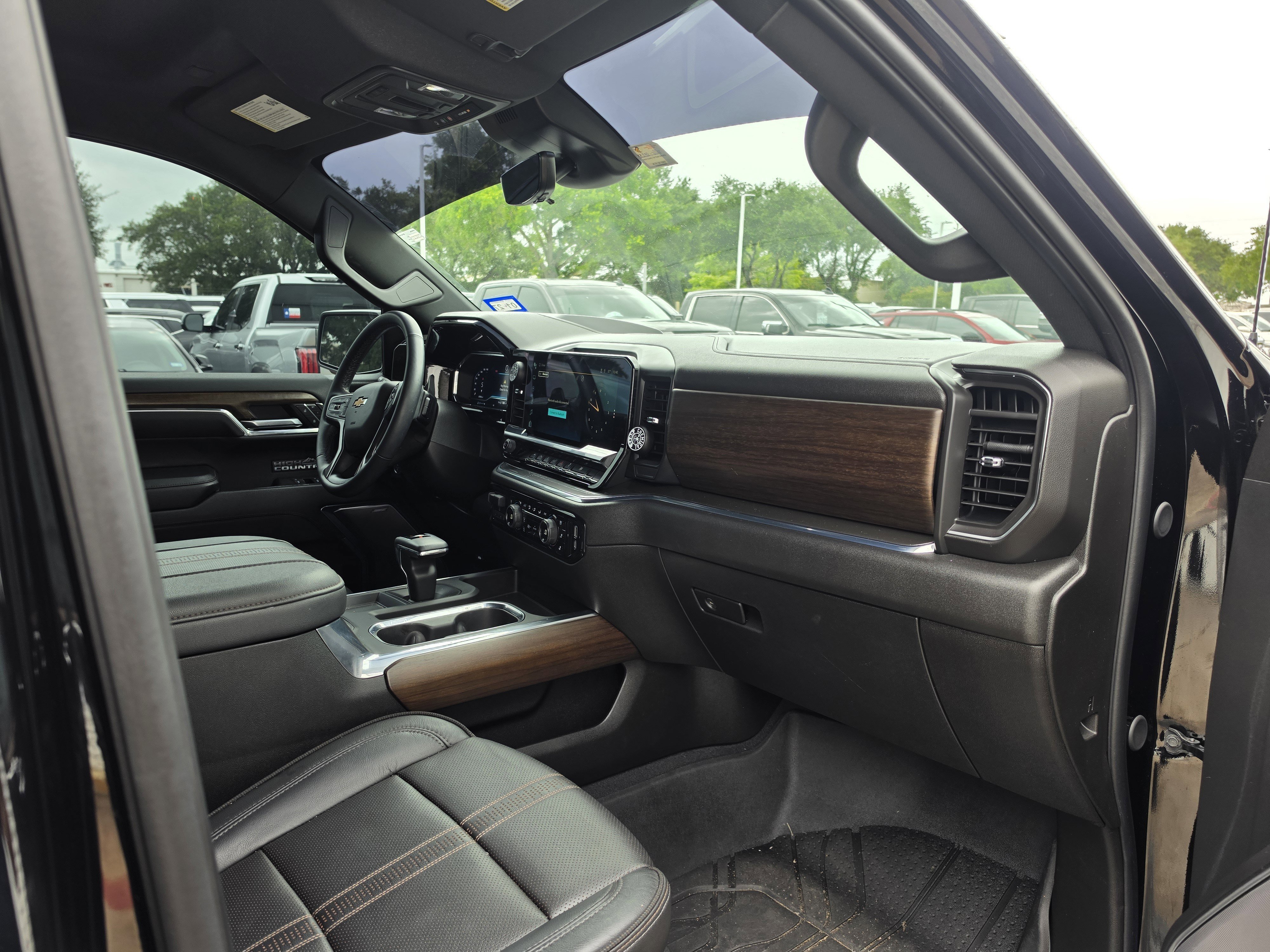 Used 2024 Black Chevrolet High Country image 12