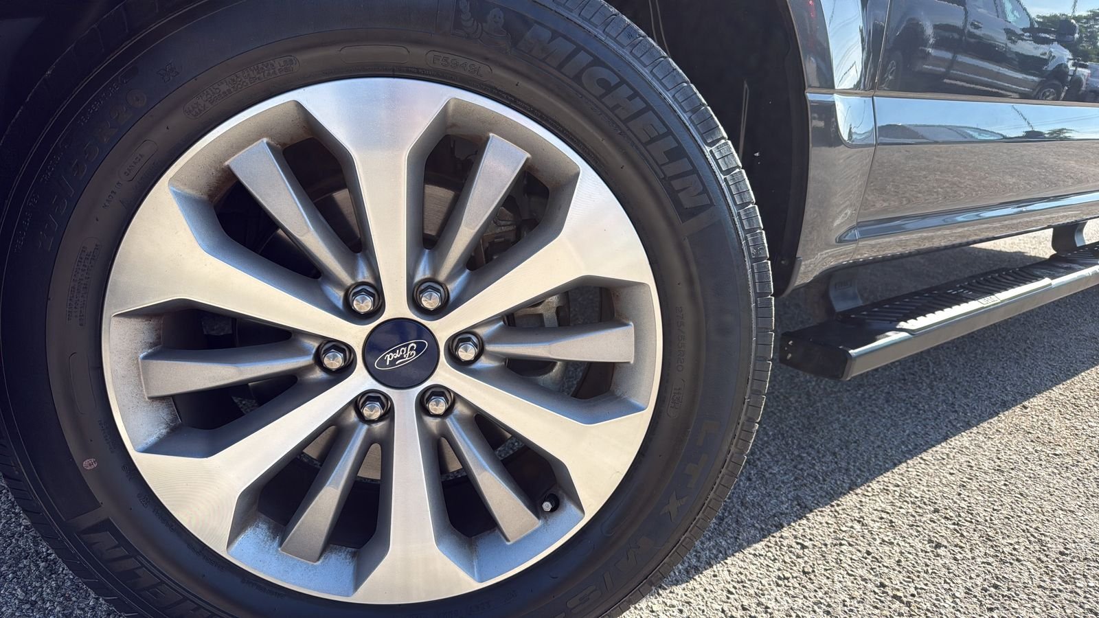 Used 2018 Gray Ford XL image 29