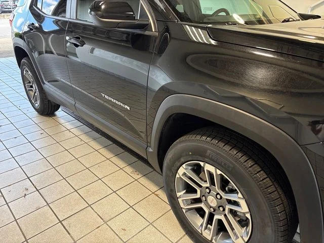 Used 2026 Ebony Twilight Metallic GMC Elevation image 19