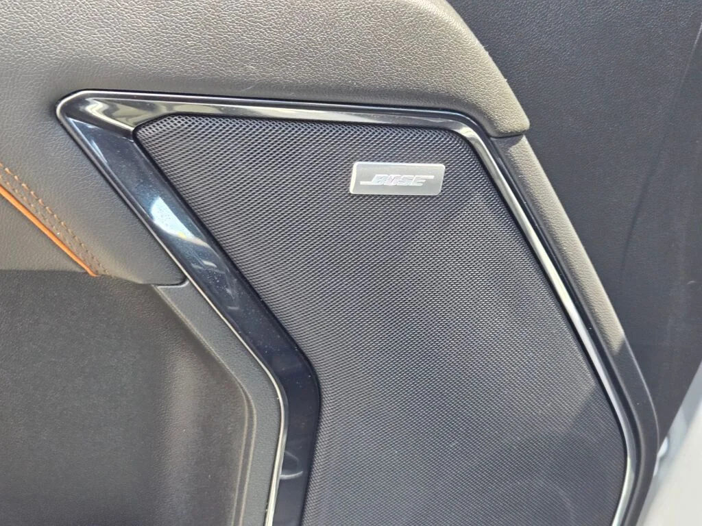 Used 2024 White GMC AT4 image 27
