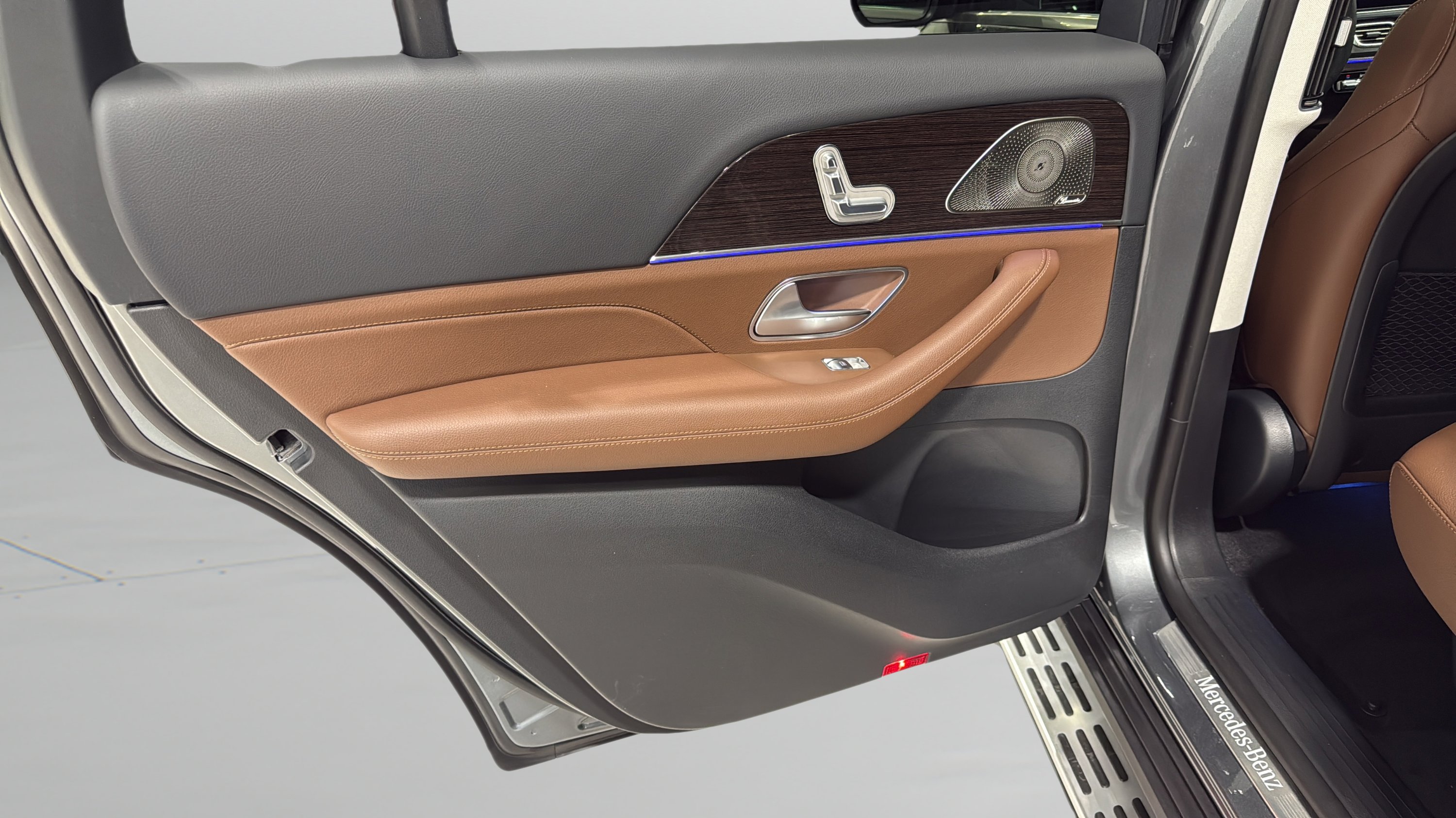 New 2026 Selenite Grey Metallic Mercedes-Benz GLS 450 image 21