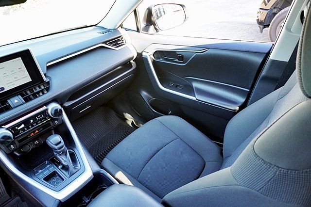 Used 2025 Silver Toyota LE image 20