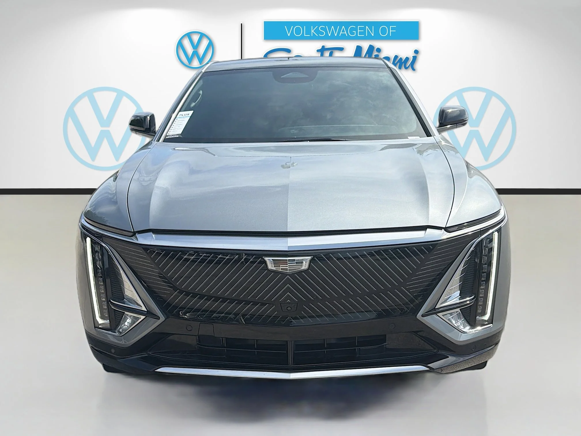 Used 2024 Cadillac LYRIQ Luxury 1 with VIN 1GYKPPRL2RZ120735 for sale in Miami, FL