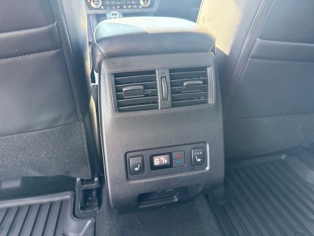Used 2024  Mitsubishi SEL image 30