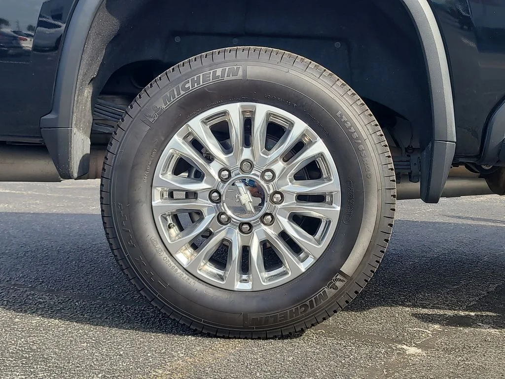 Certified Used 2020 Black Chevrolet High Country image 5