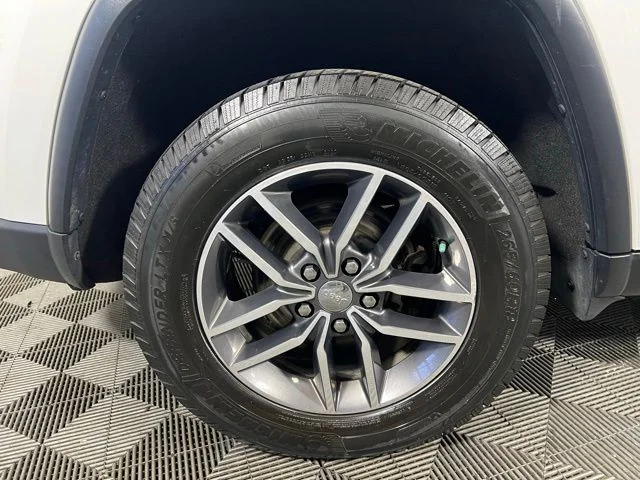 Certified Used 2018 White Jeep Limited image 13