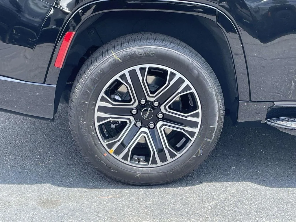 New 2026 High Gloss Black Jeep 85th Anniversary Edition image 13