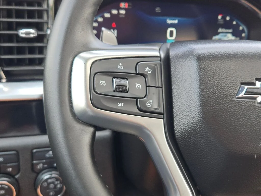 Used 2025 Black Chevrolet RST image 31