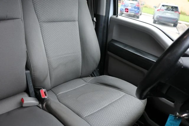 Used 2015 Oxford White Ford XLT image 26