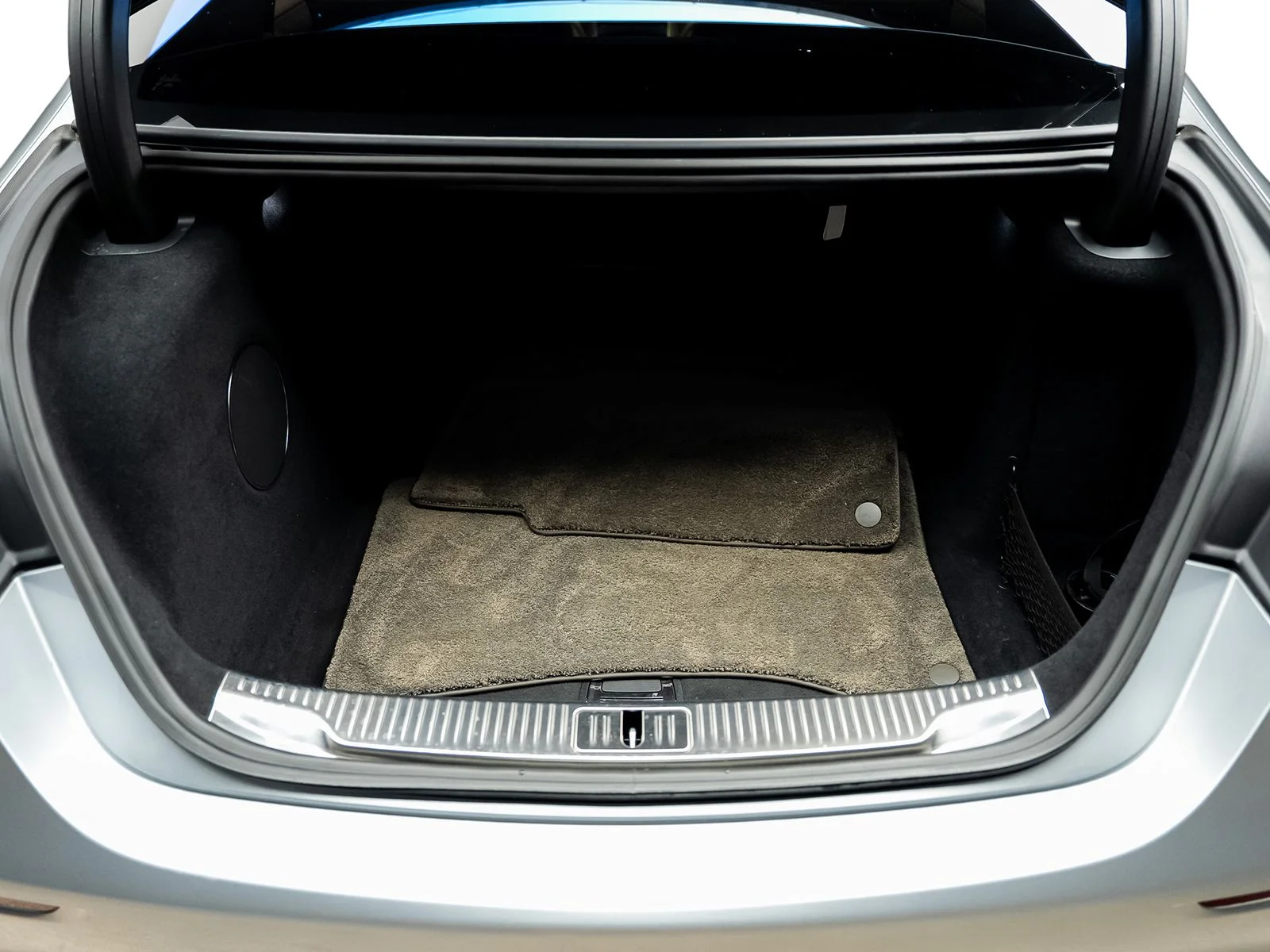 Used 2024 Silver Mercedes-Benz Maybach S 580 image 58