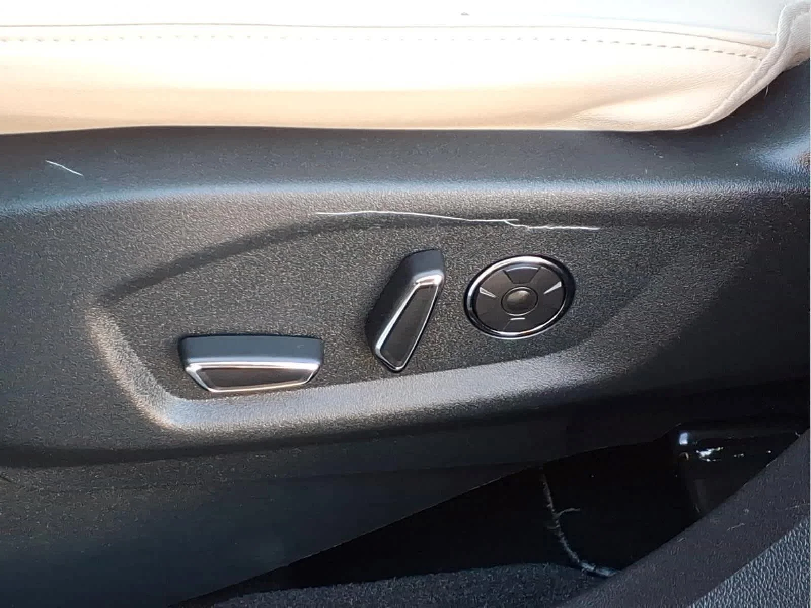 Used 2018 Magnetic Ford Platinum image 16