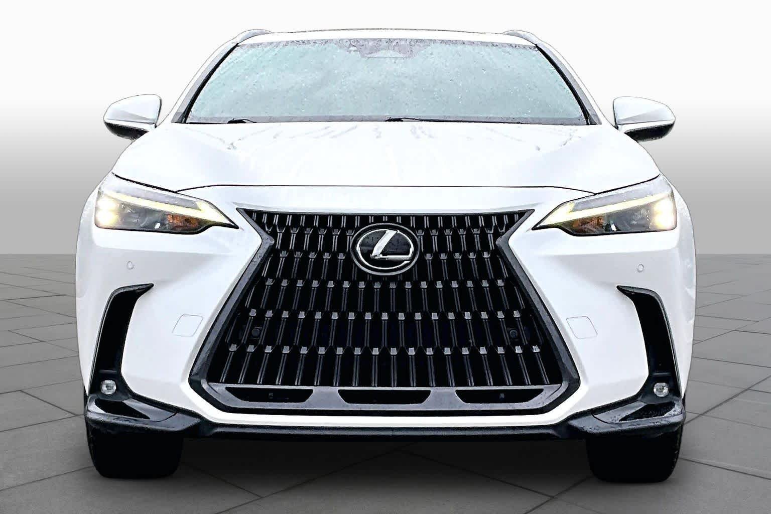 Used 2022 Eminent White Pearl Lexus Premium image 3