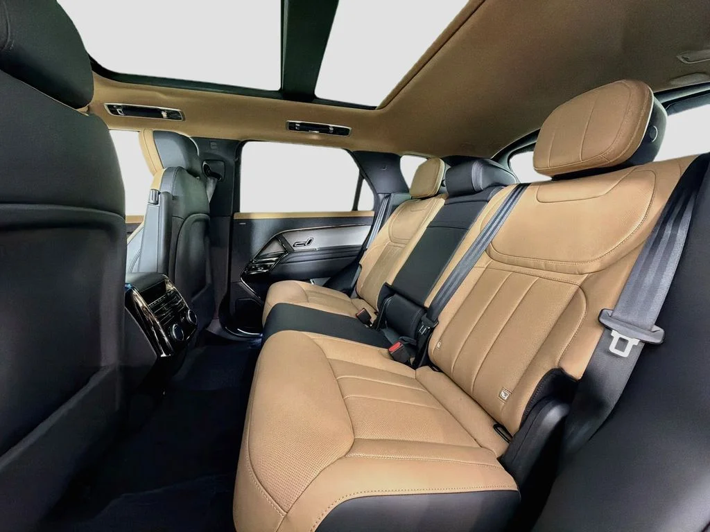New 2026 Carpathian Grey Land Rover Dynamic SE image 26
