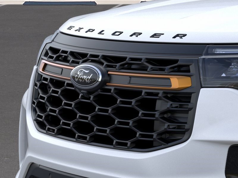 New 2026 Star White Metallic Tri-Coat Ford Tremor image 18