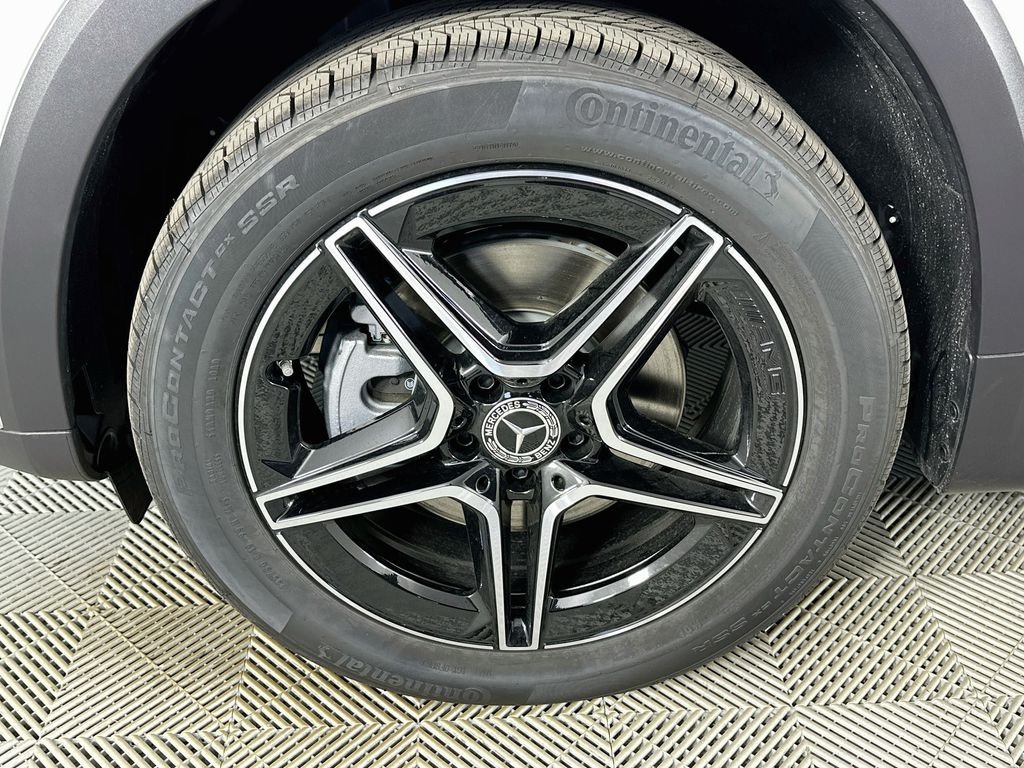New 2026 Polar White Mercedes-Benz GLB 250 image 31