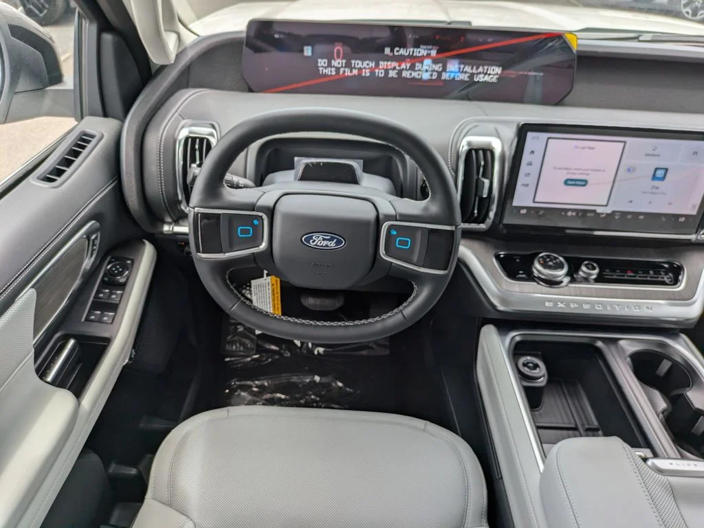 New 2026 Star White Metallic Tri-Coat Ford Platinum image 17