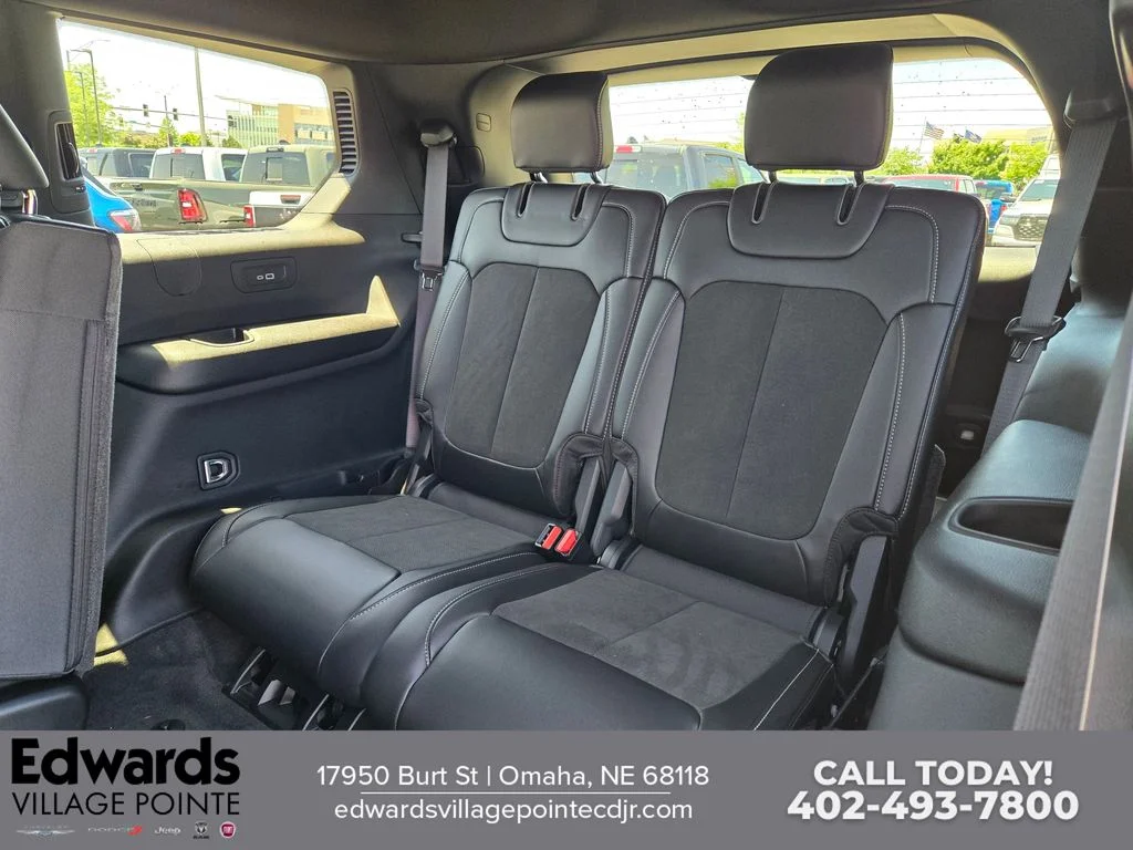 New 2026 Baltic Gray Metallic Clear-Coat Exterior Paint Jeep Laredo image 30
