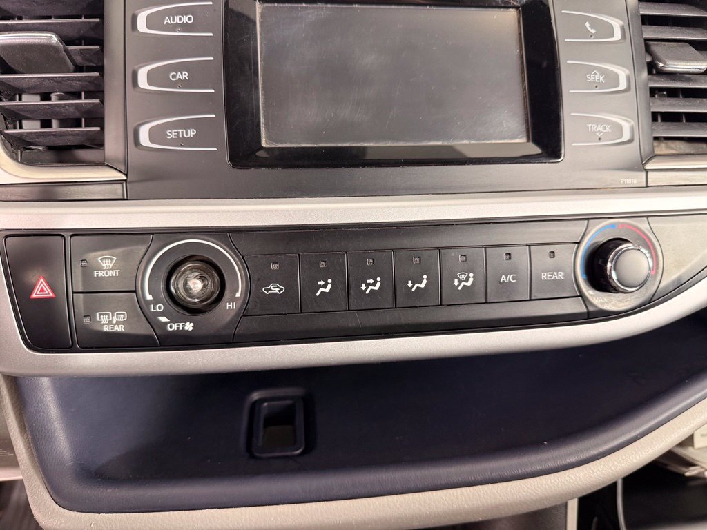 Used 2019 White Toyota LE image 27