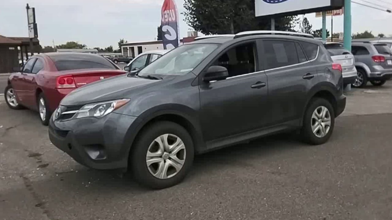 2015 Toyota RAV4 LE photo 4