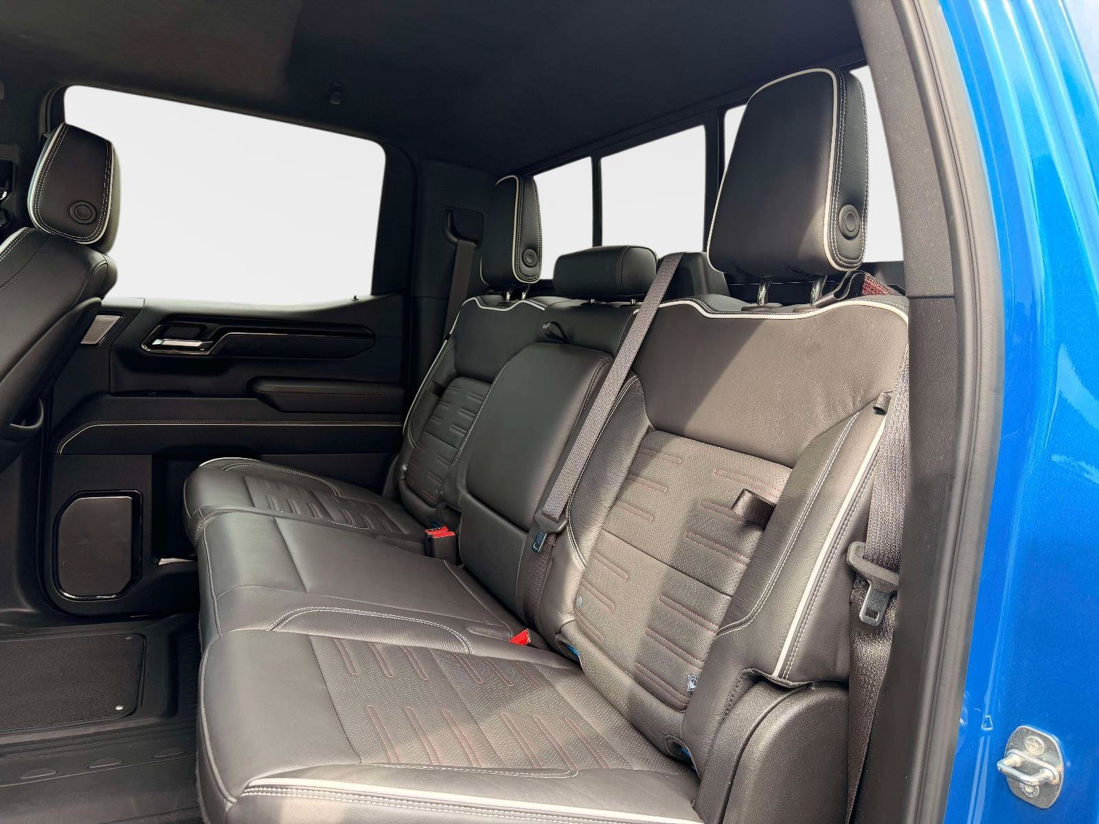 Used 2024 Dynamic Blue Metallic GMC AT4X image 21