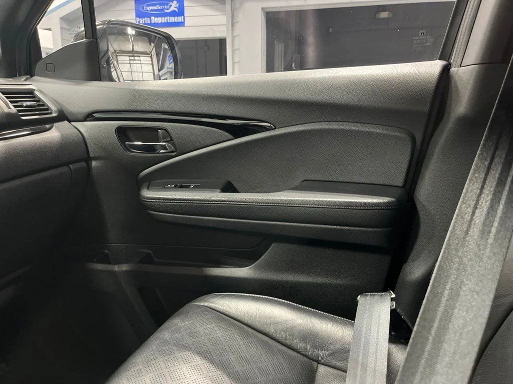 Certified Used 2019 Modern Steel Metallic Honda Touring image 15