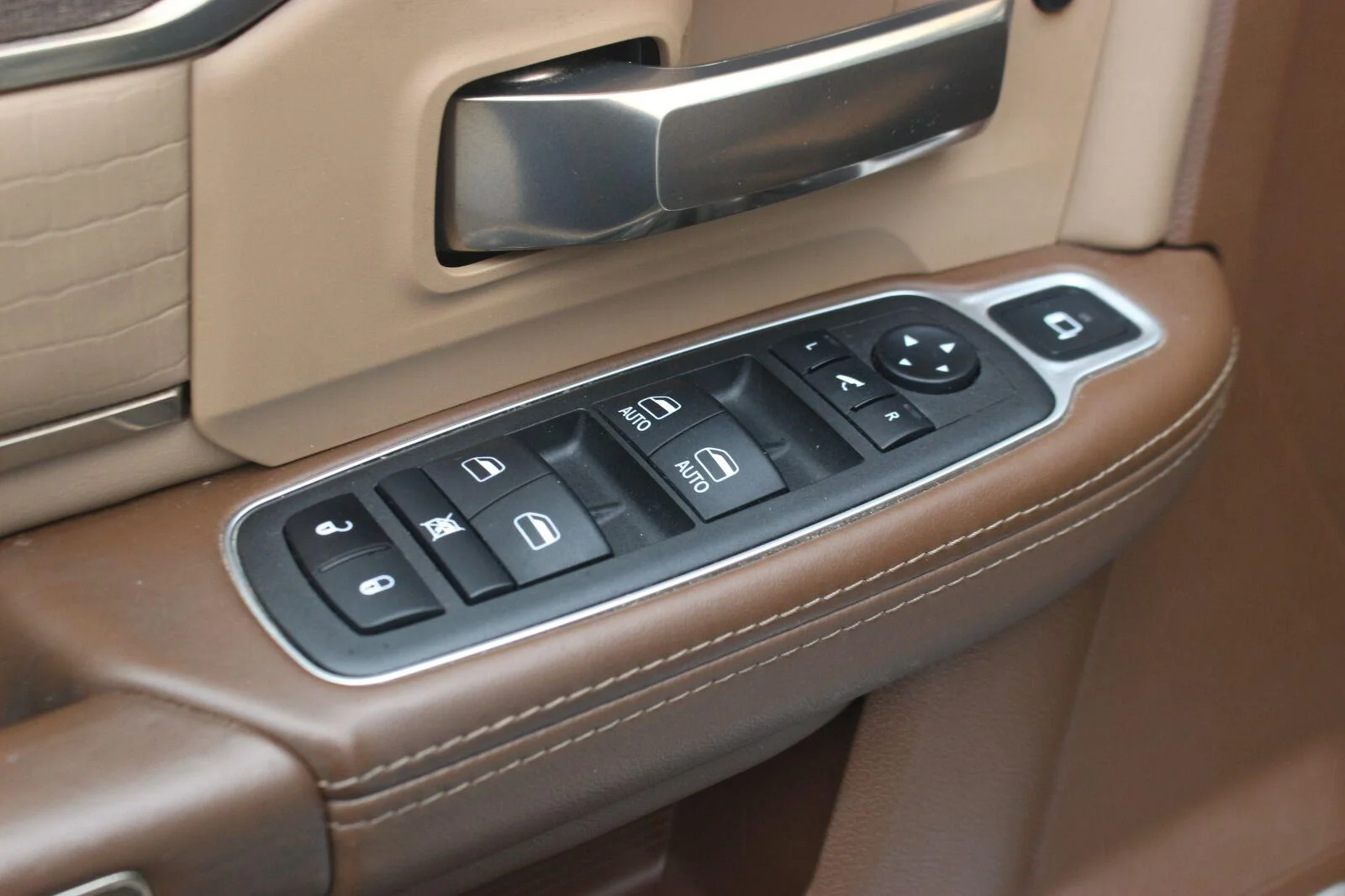 Used 2022  Ram Longhorn image 13