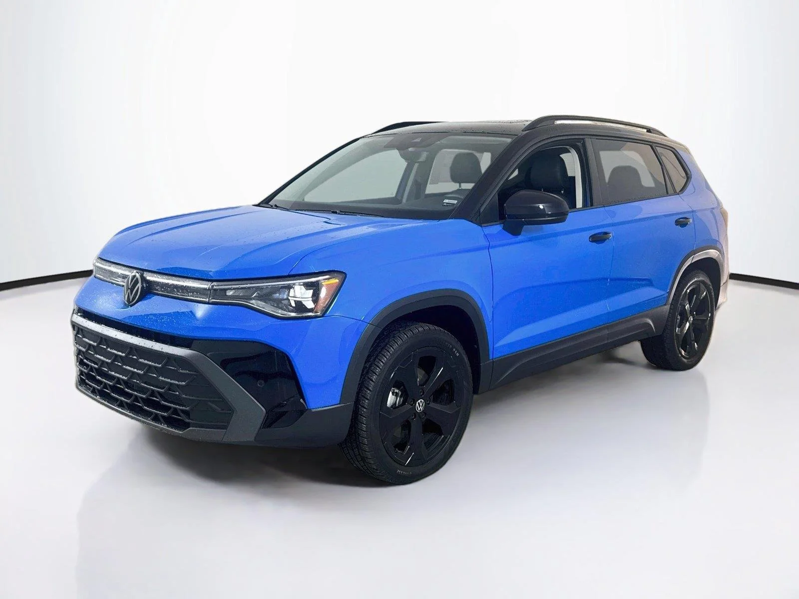 New 2026 Cornflower Blue w/Deep Black Roof Volkswagen SE Black image 1