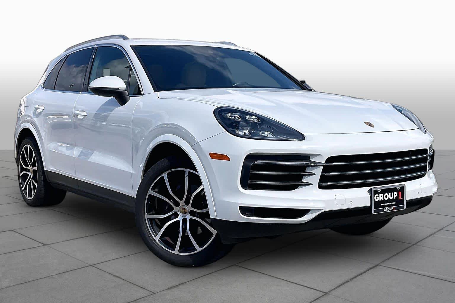 Used 2019 Carrara White Metallic Porsche  image 3