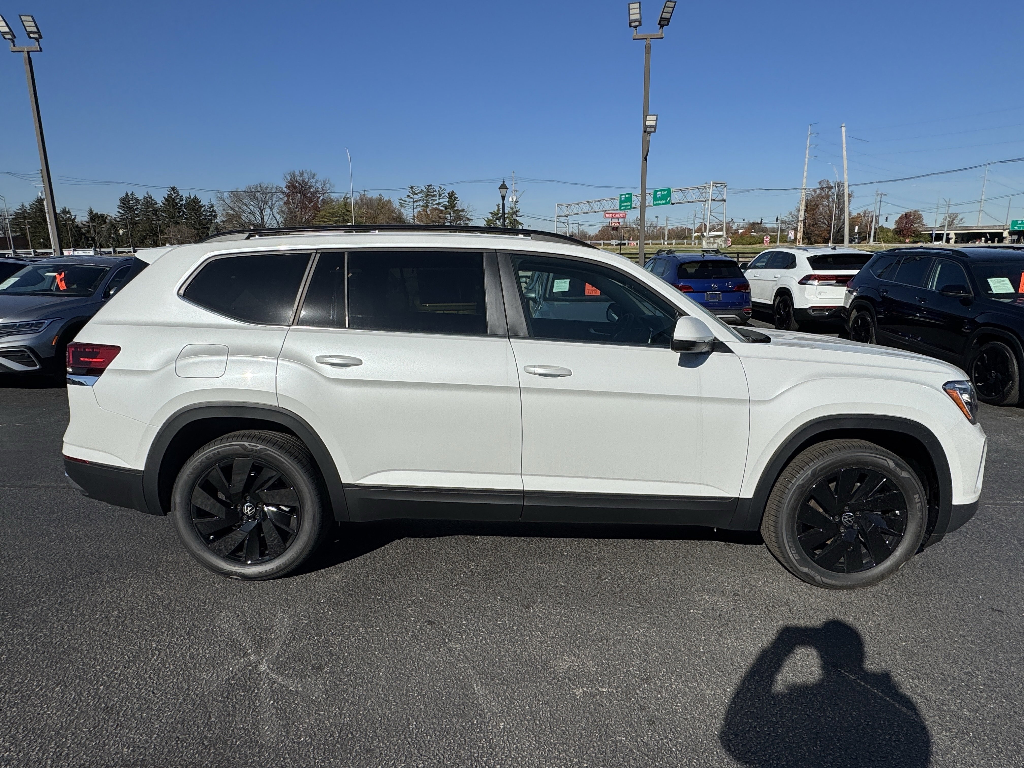 2026 Volkswagen Atlas SE w/Tech - Photo 8