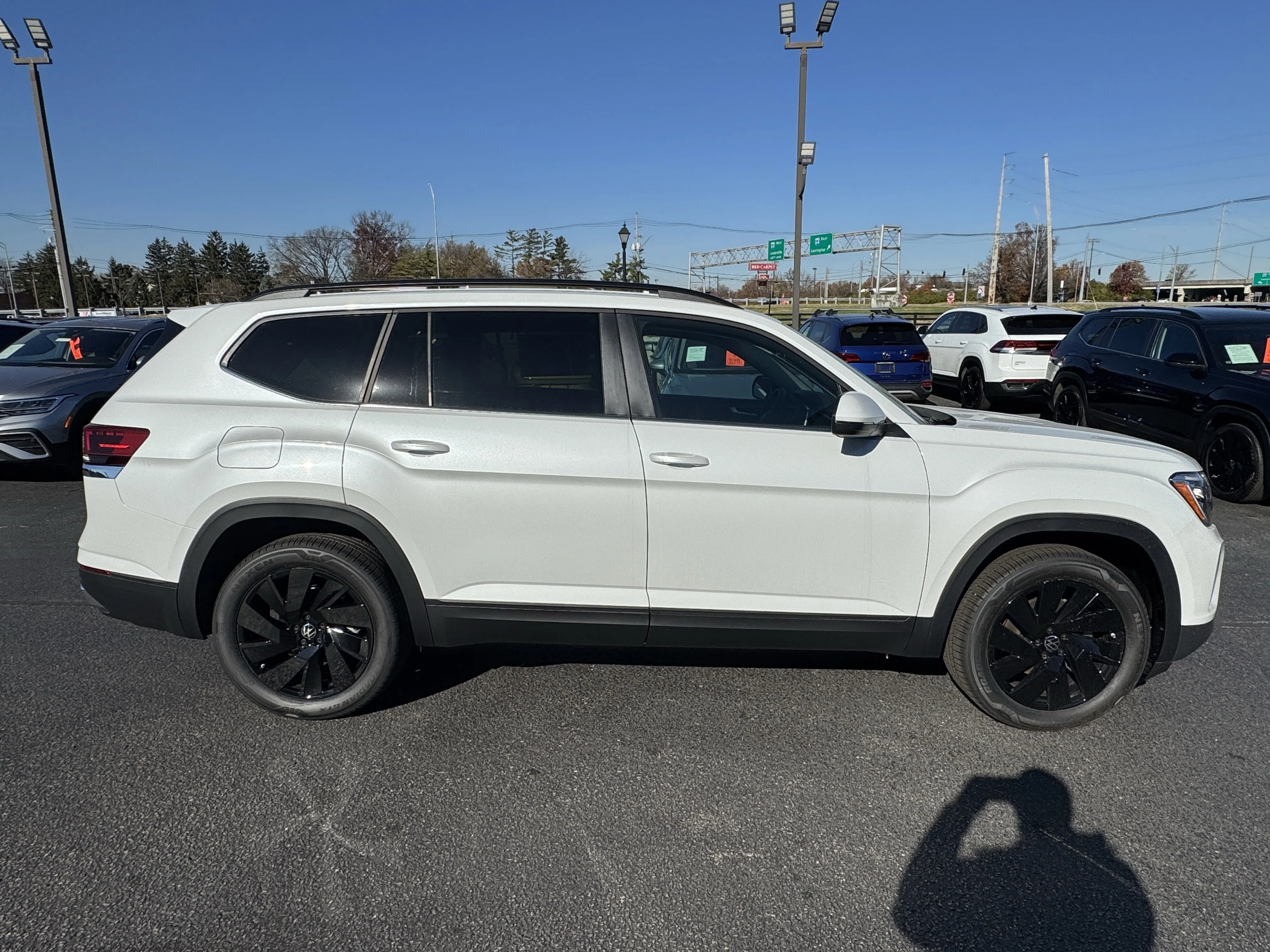 2026 Volkswagen Atlas SE w/Tech - Photo 8