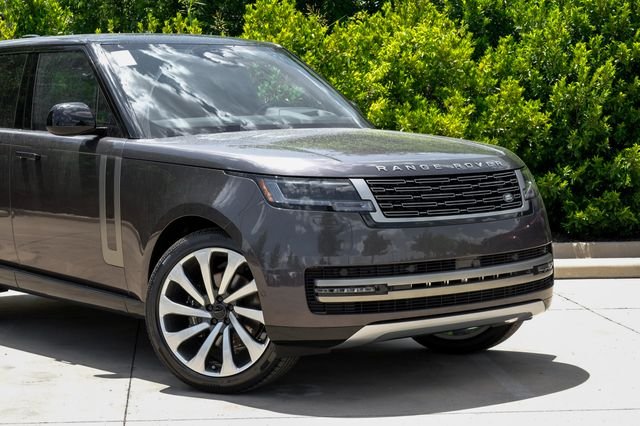 New 2026 Charente Grey Land Rover SE image 9