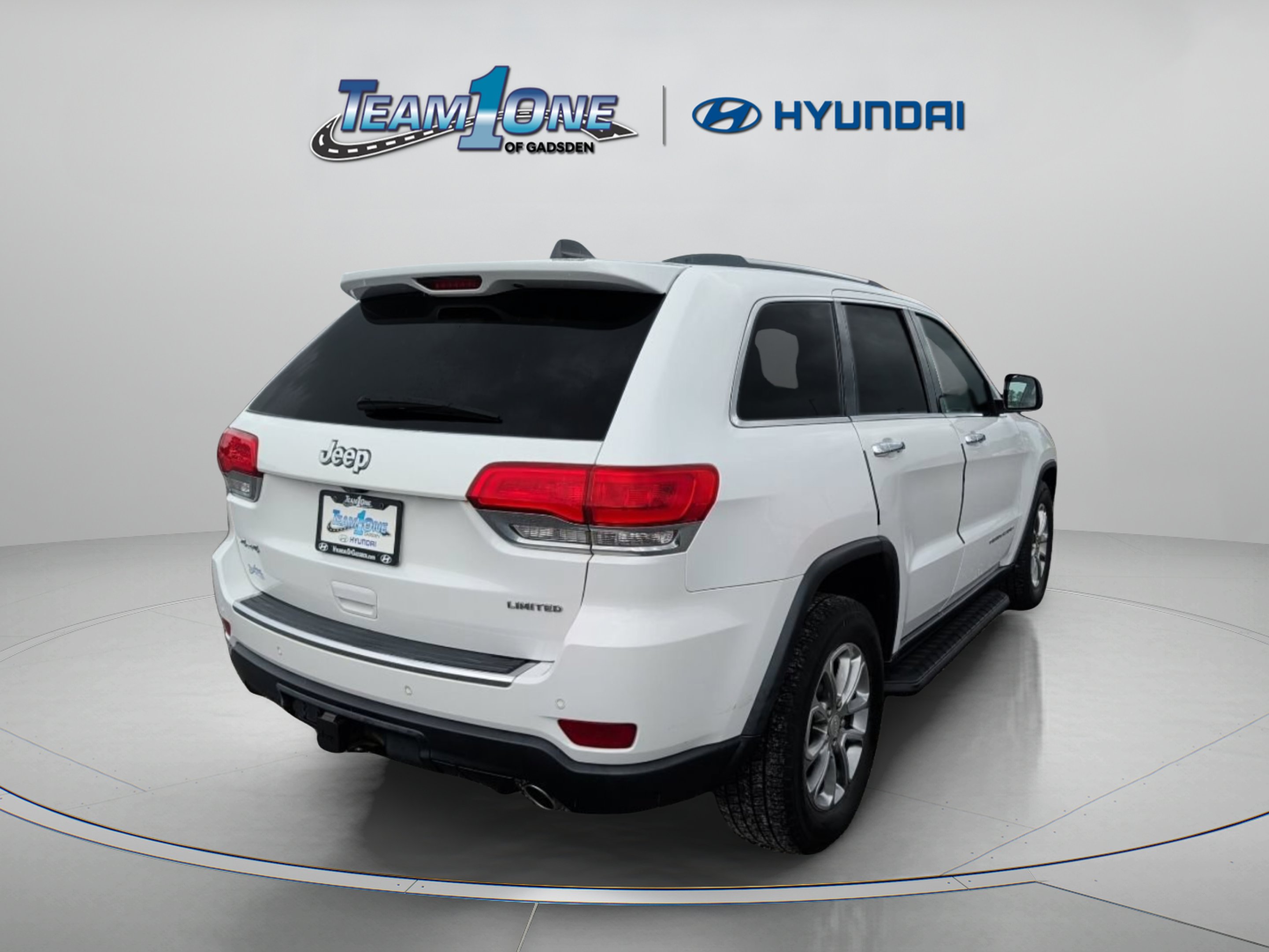 Used 2015 Bright White Clearcoat Jeep Limited image 8