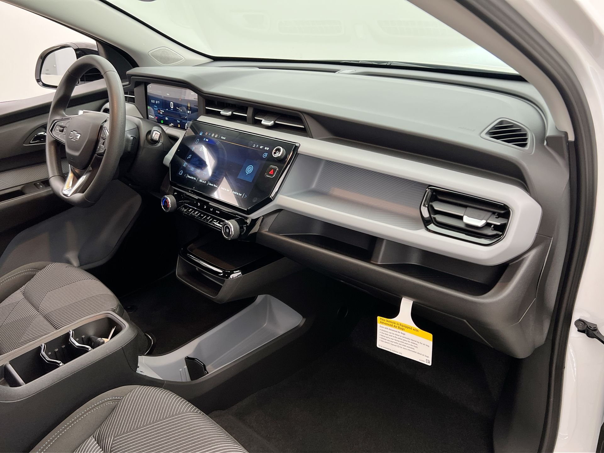 New 2027 Summit White Chevrolet LT image 82